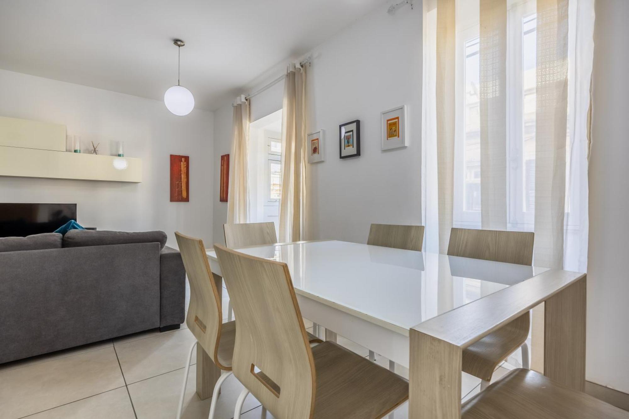 Superb 3Br Apt Close To Seafront Gzira Номер фото