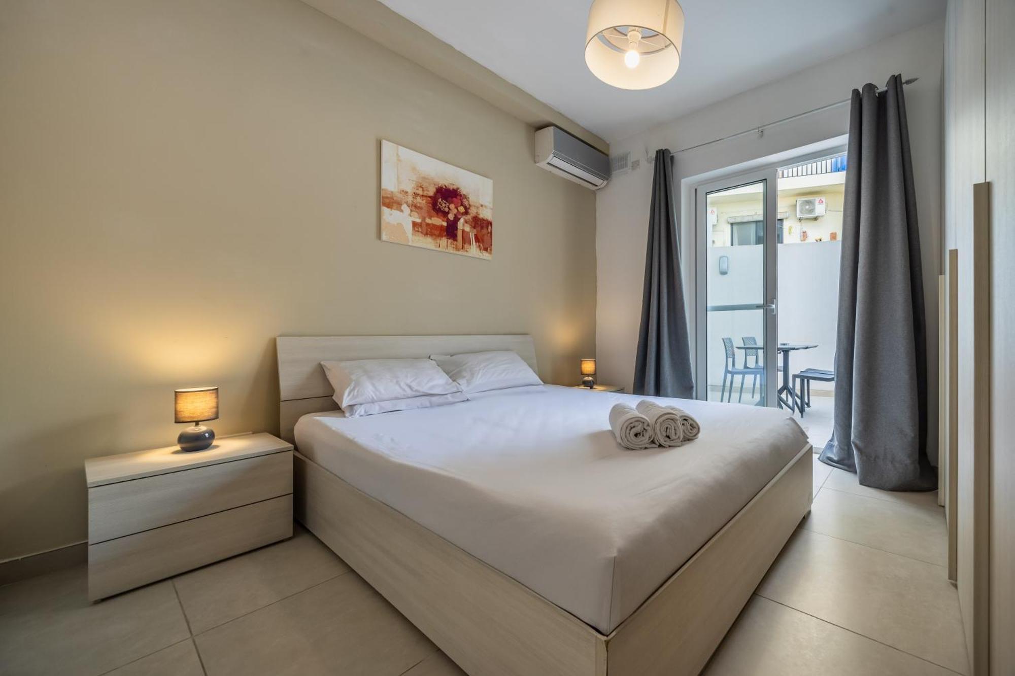 Superb 3Br Apt Close To Seafront Gzira Номер фото